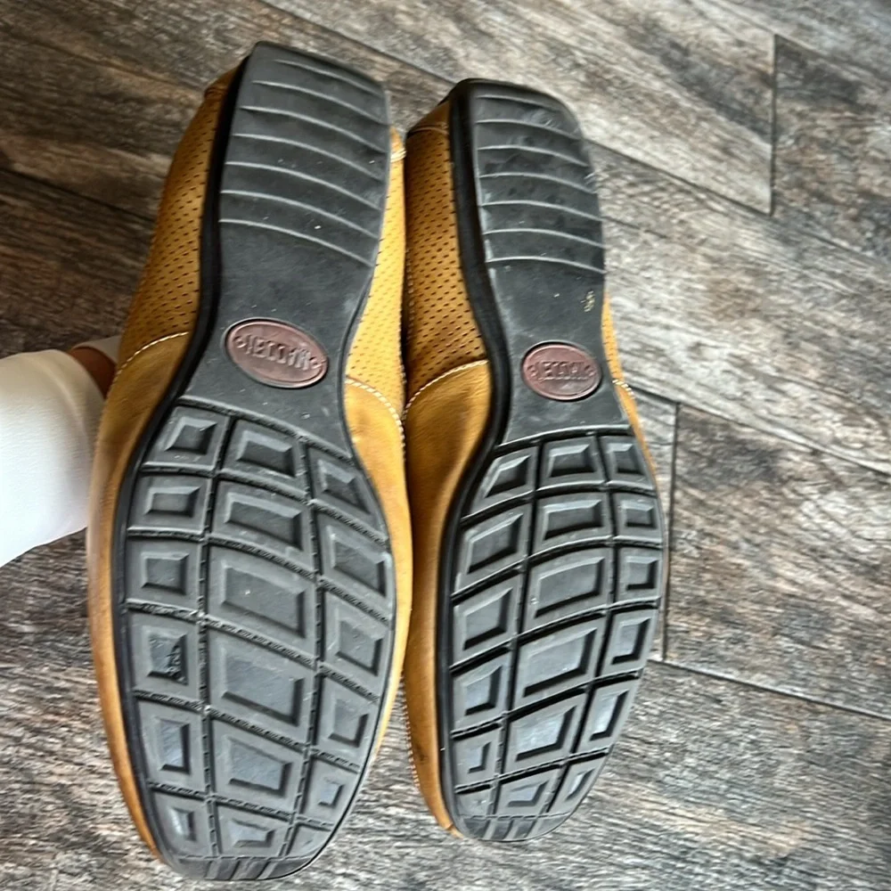 Men's Tan Leather Slip-On Loafers